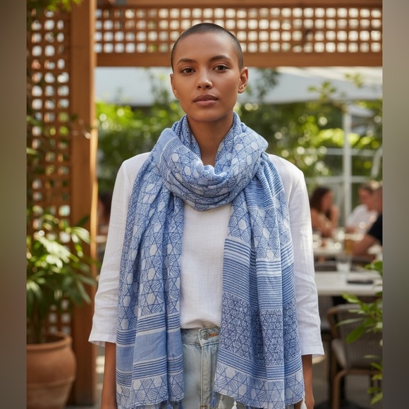 fashion scarves Accessories - Large Square tassel scarf white and blue